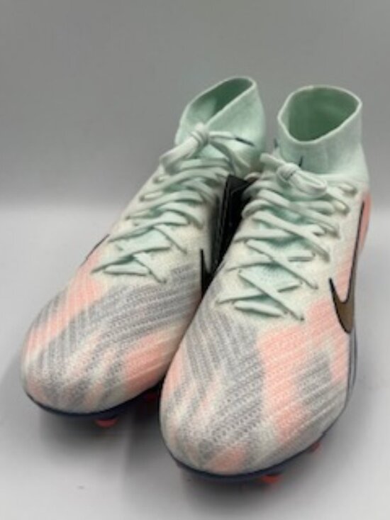 Nike Shoes - NEW Nike Zoom Christian Ronaldo Soccer cleats women’s size 6.5 Mercurial 10 NWOB